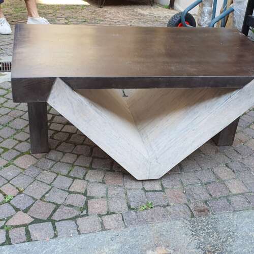 Tavolino in teak scuro moderno