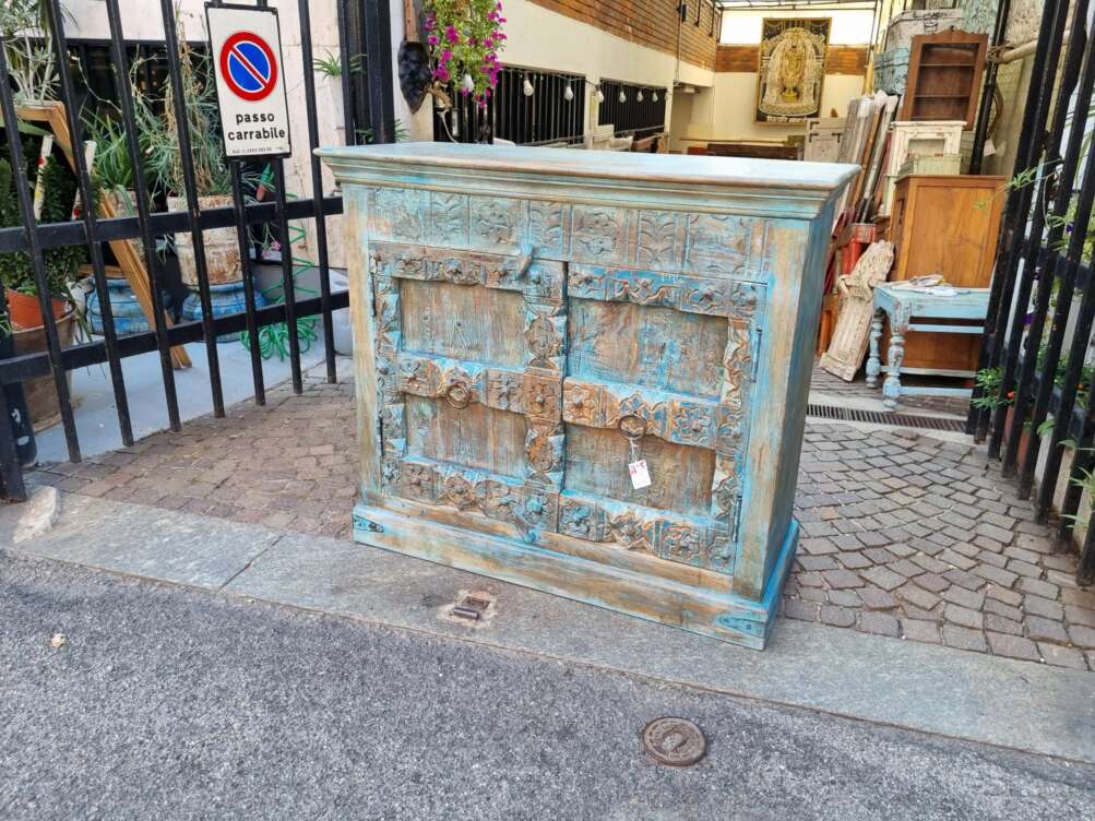 Credenza azzurra -blu con porte old