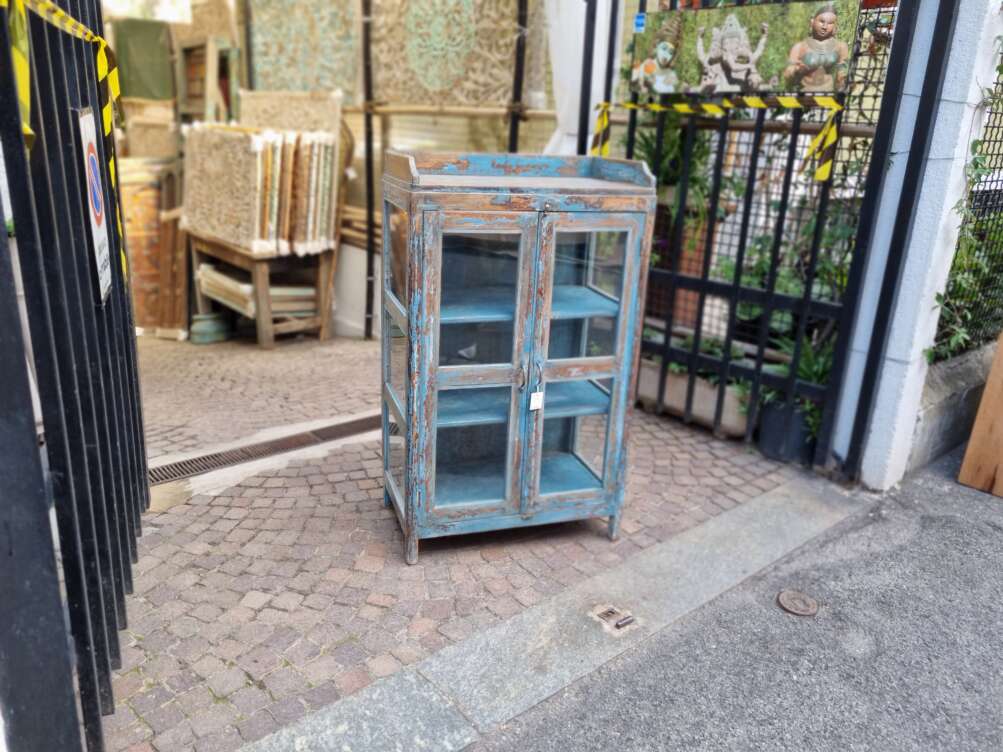Vetrinetta azzurra-blu con bordino