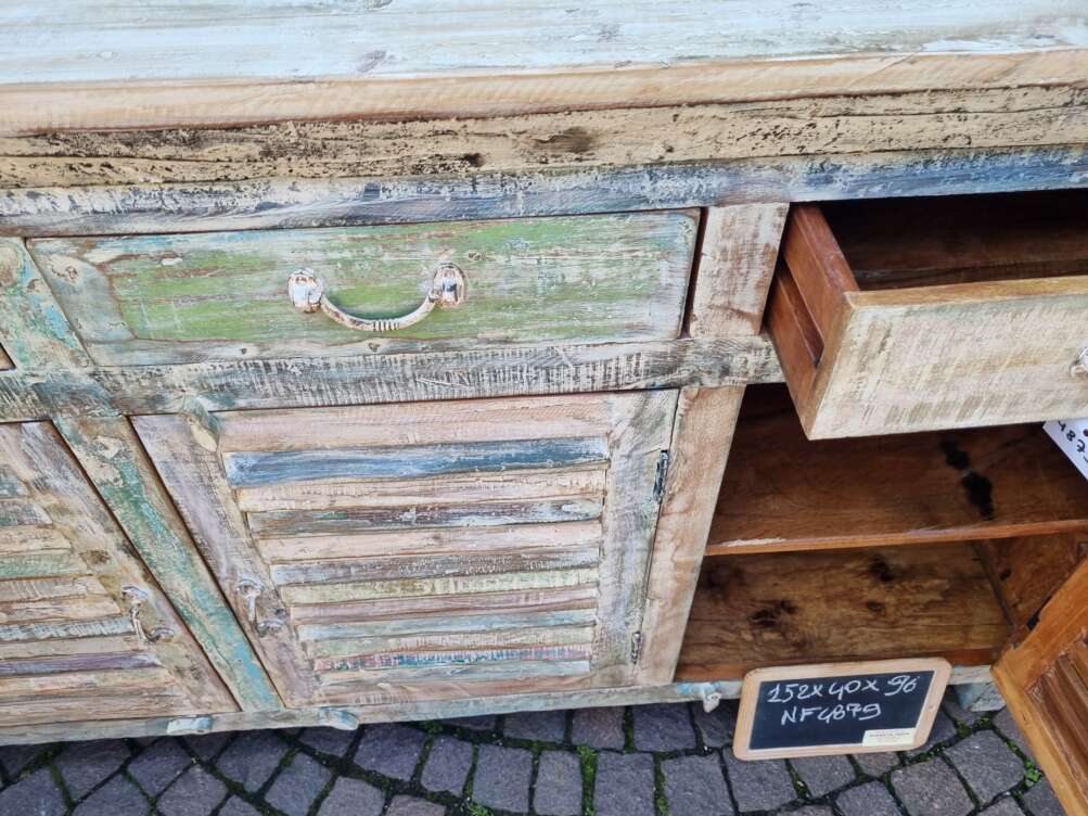 Credenza shabby con persiane e cassetti - immagine 3