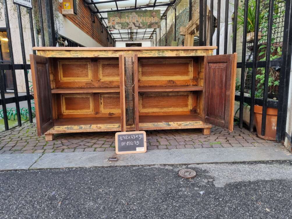 interni credenza rustica