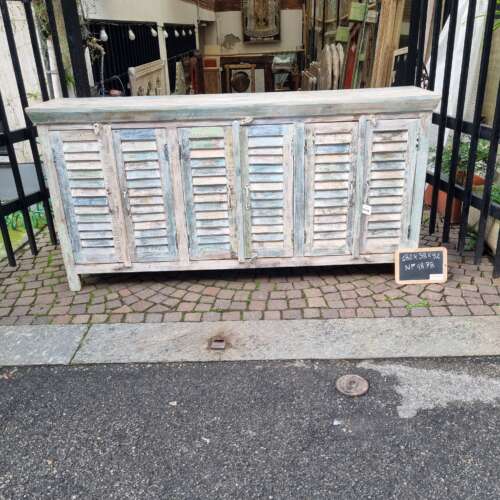 Credenza con Ante a Persiana