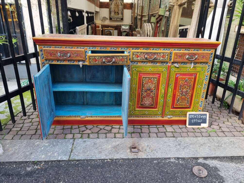 interni credenza floreale