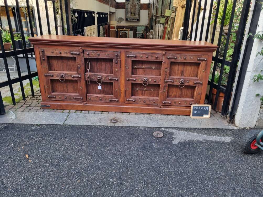 credenza in teak