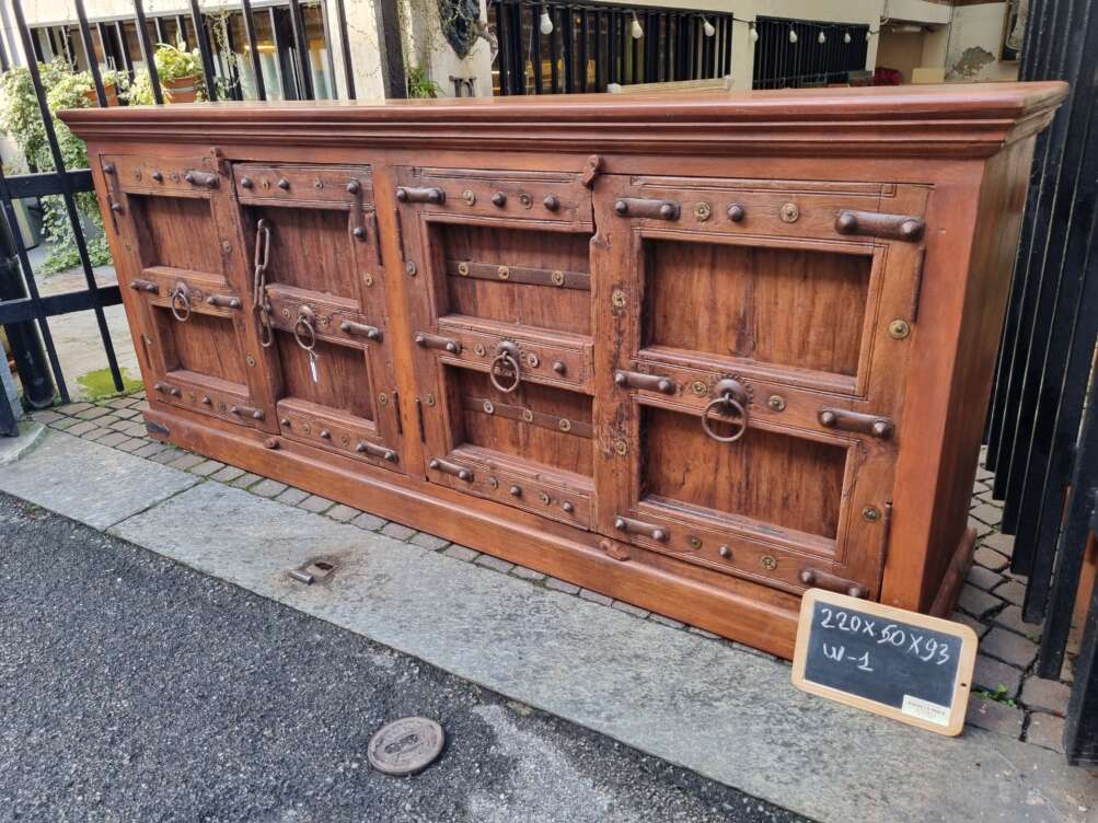 credenza in teak