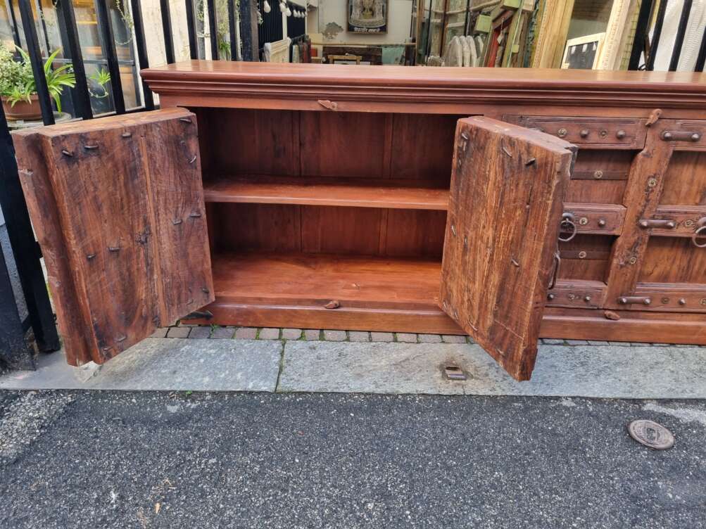 interno credenza in teak