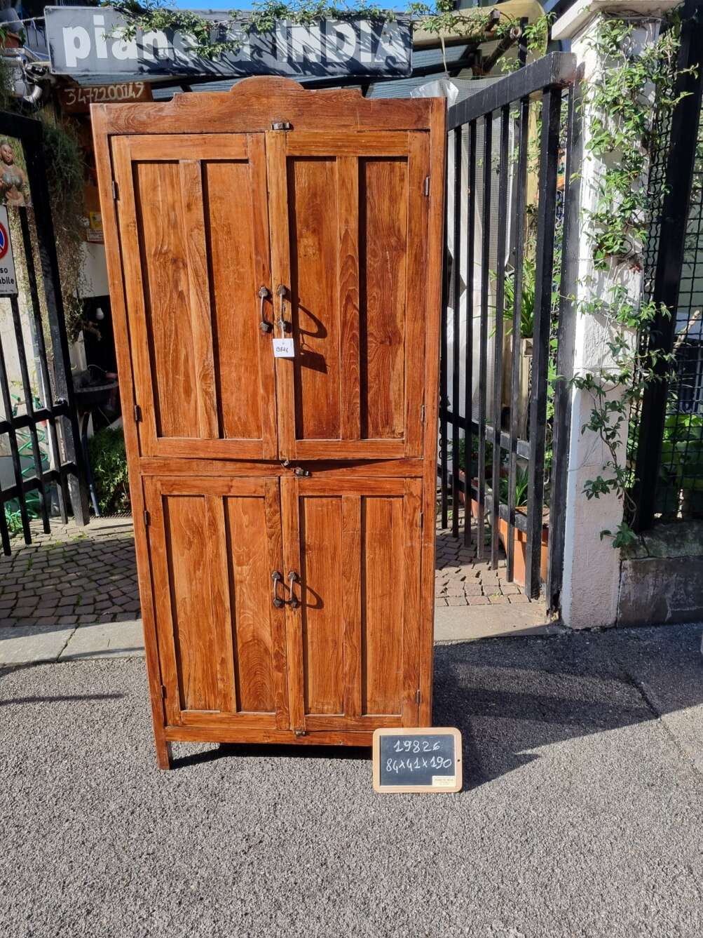 armadio alto legno