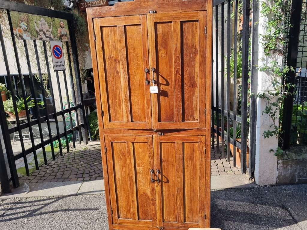 armadio alto legno