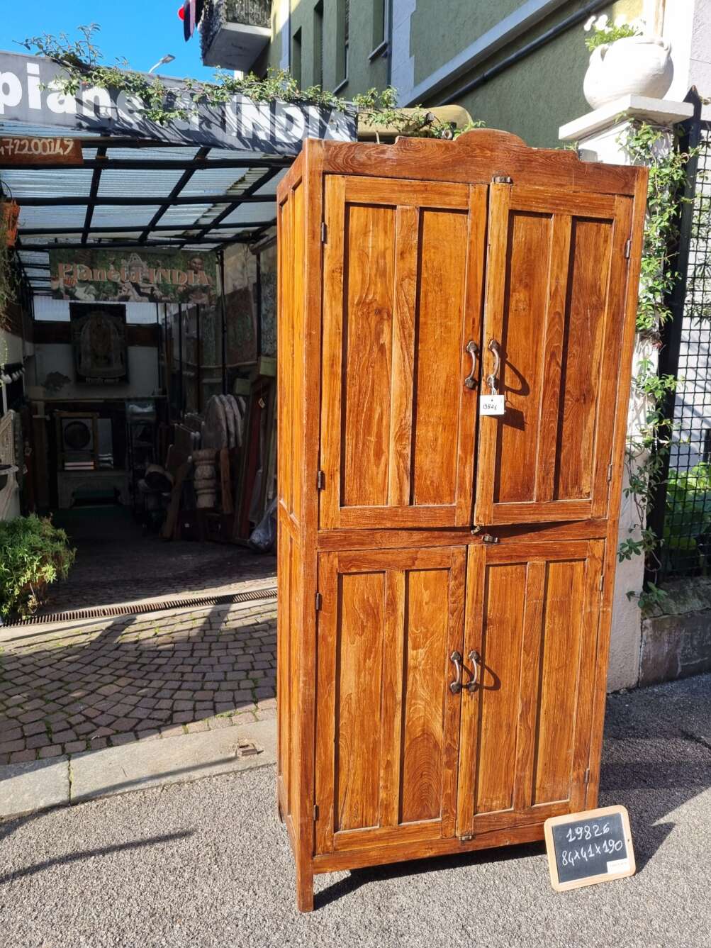 armadio alto legno