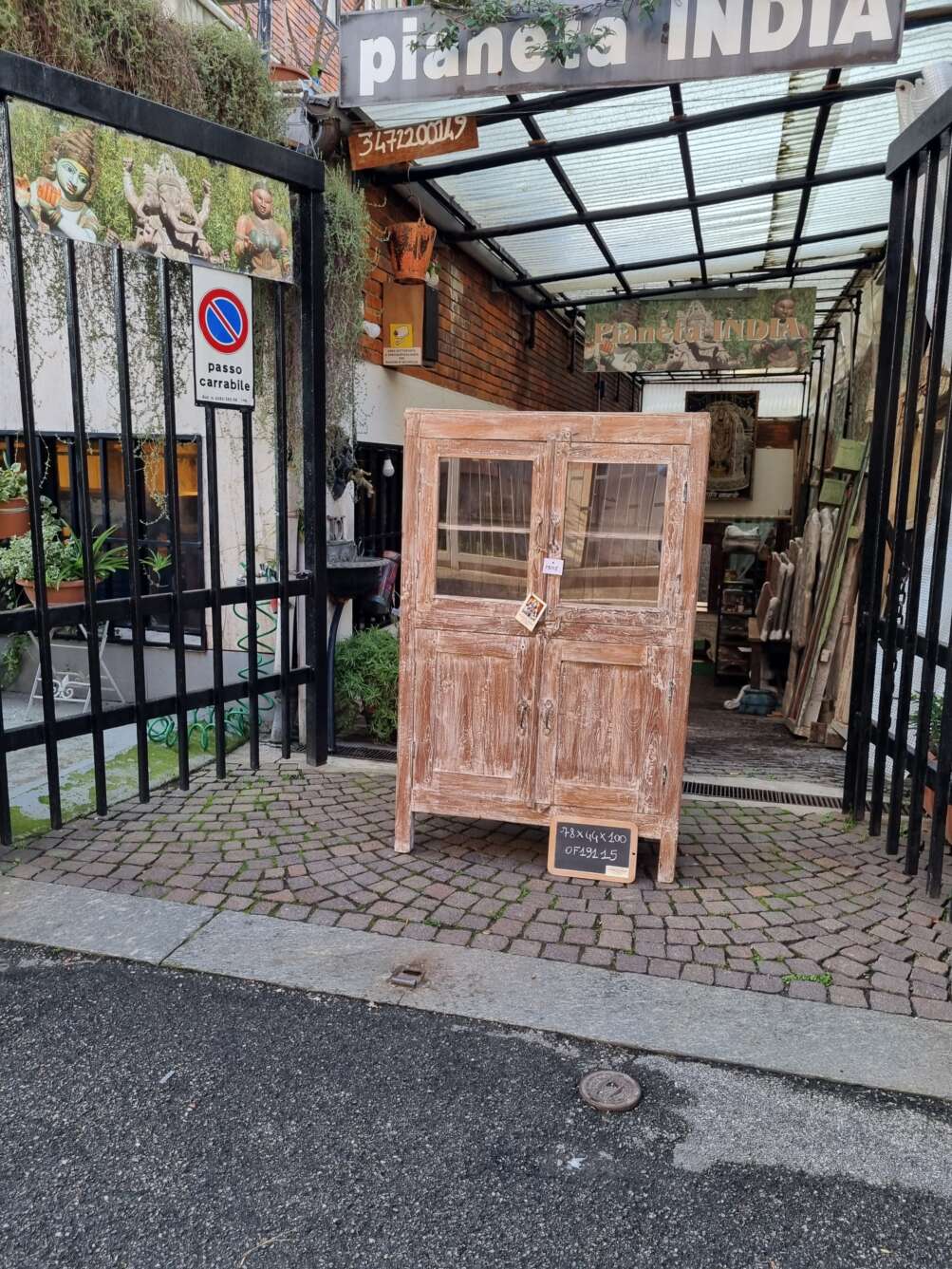 vetrinetta legno chiaro