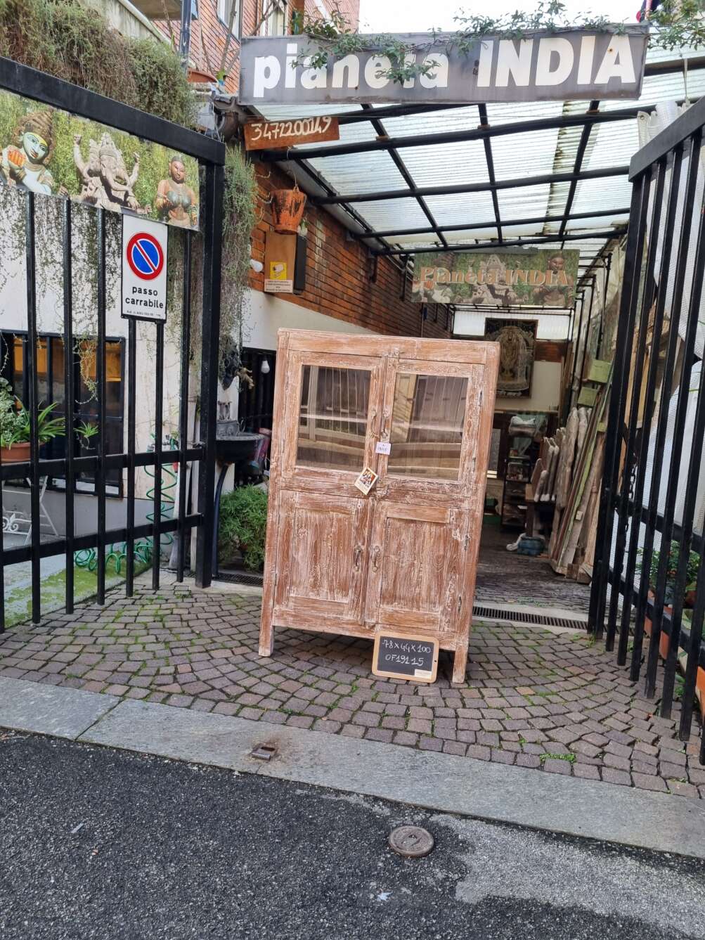 vetrinetta legno chiaro