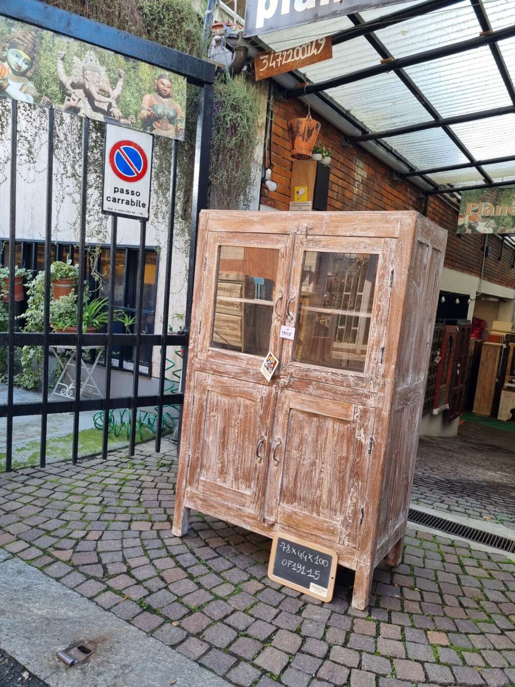 vetrinetta legno chiaro
