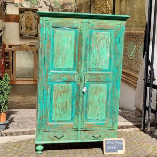 Armadio teak con finitura verde anticata