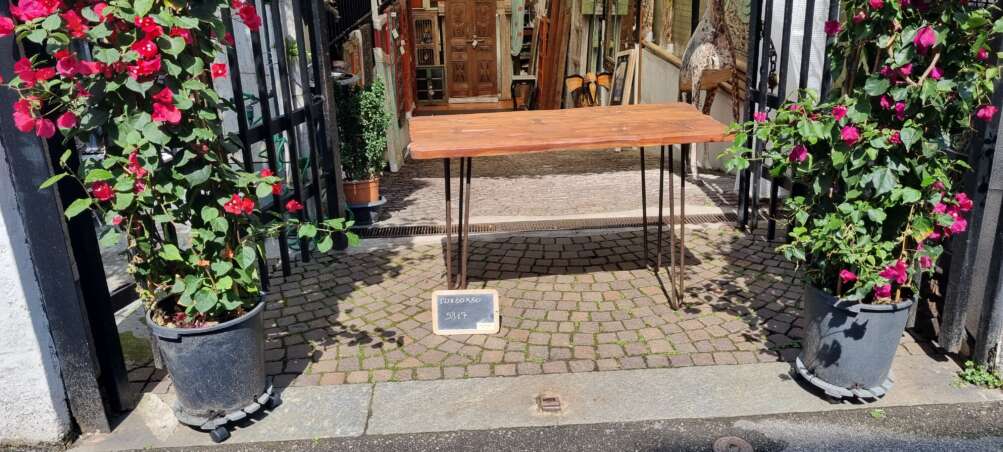 Tavolo in teak con gambe in ferro - immagine 4