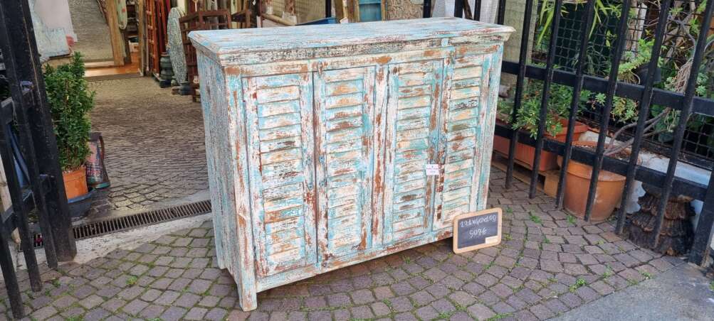 Credenza artigianale in legno - immagine 4