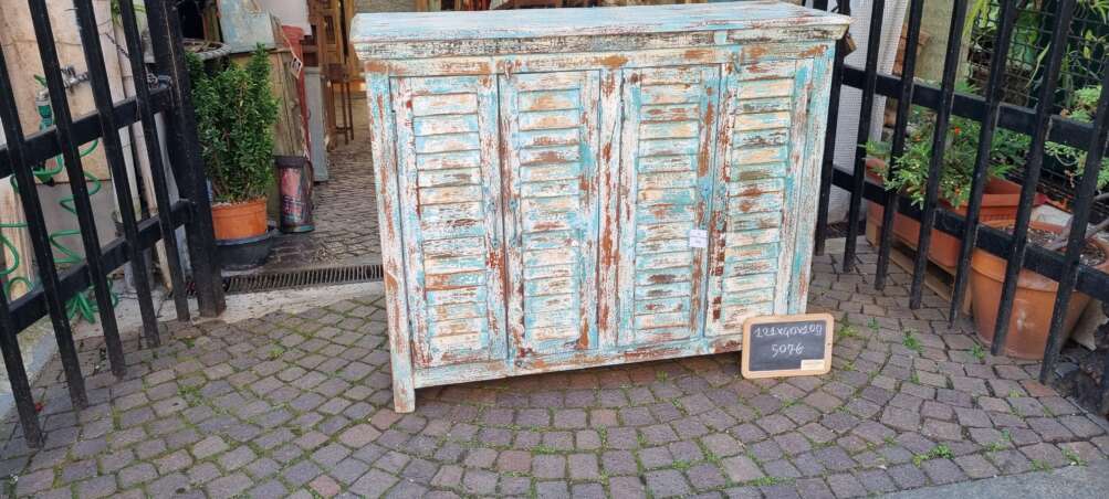 Credenza artigianale in legno - immagine 3