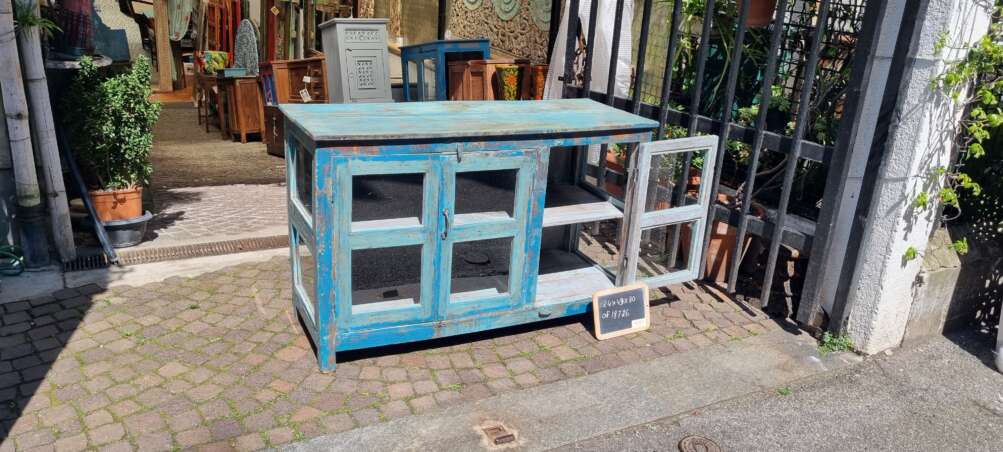 Credenza-vetrinetta in legno azzurro con vetri - immagine 7