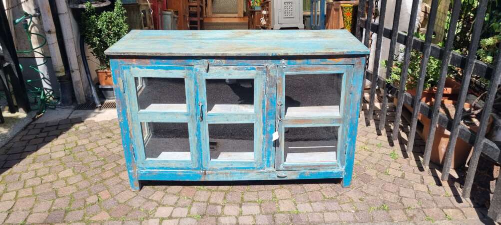 Credenza-vetrinetta in legno azzurro con vetri