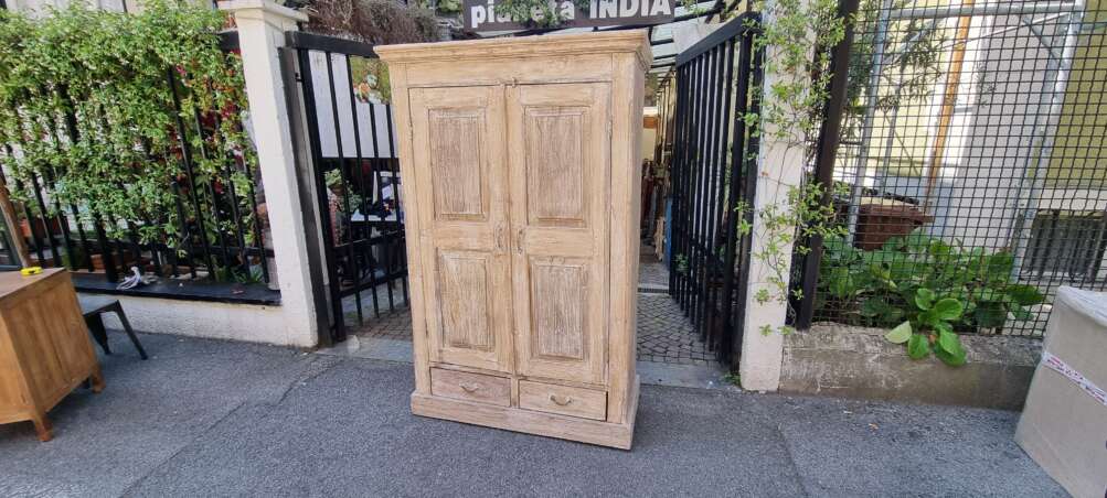 Armadio indiano in legno decapato - immagine 9