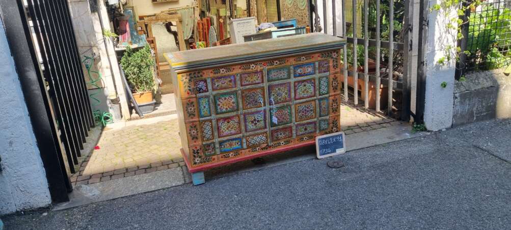 Credenza patchwork floreale intarsiata - immagine 2