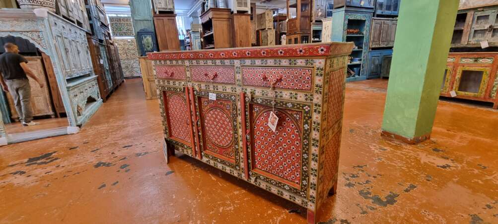 Credenza etnica rossa decorata a mano - immagine 5