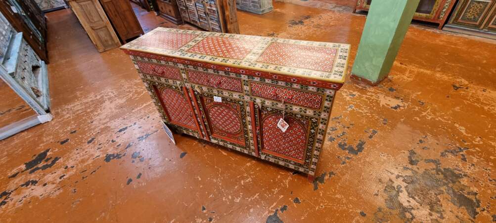 Credenza etnica rossa decorata a mano - immagine 2