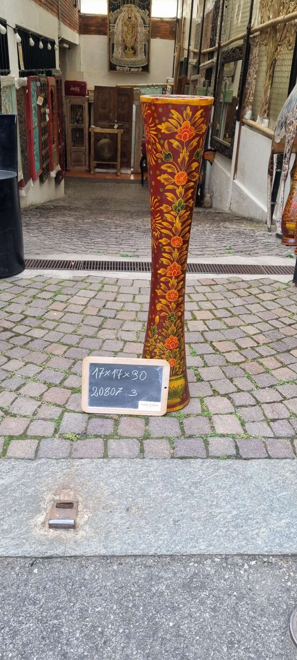 Vaso alto dipinto a mano con motivi floreali - immagine 3