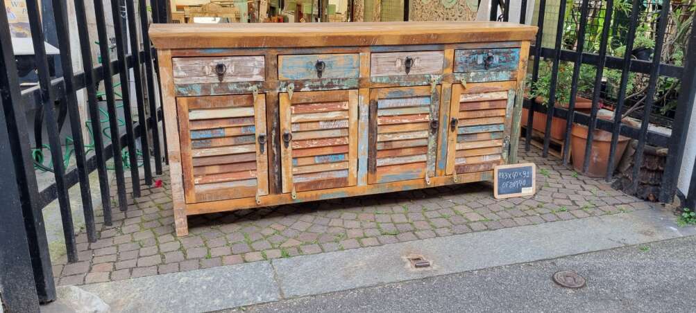 Credenza shabby in legno riciclato