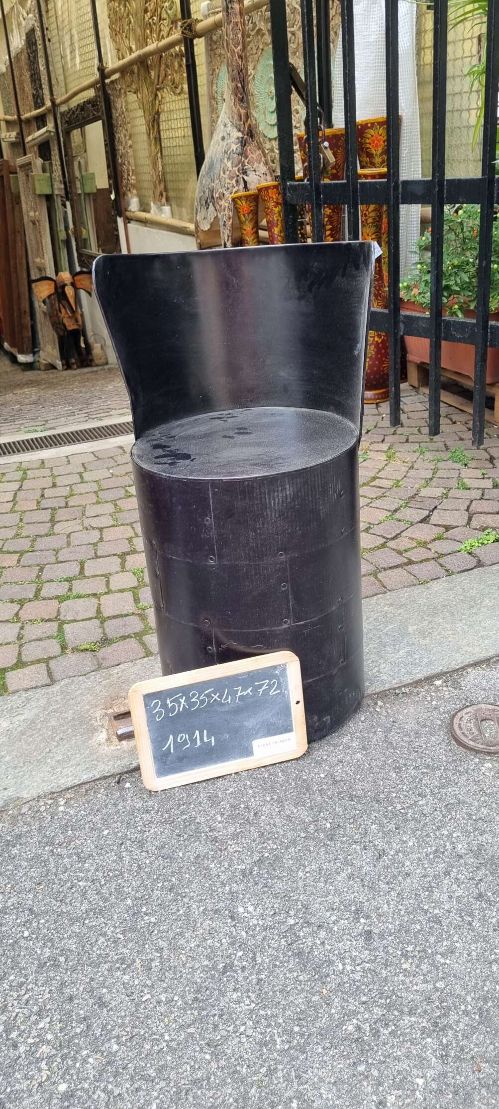 Sedia cilindrica nero