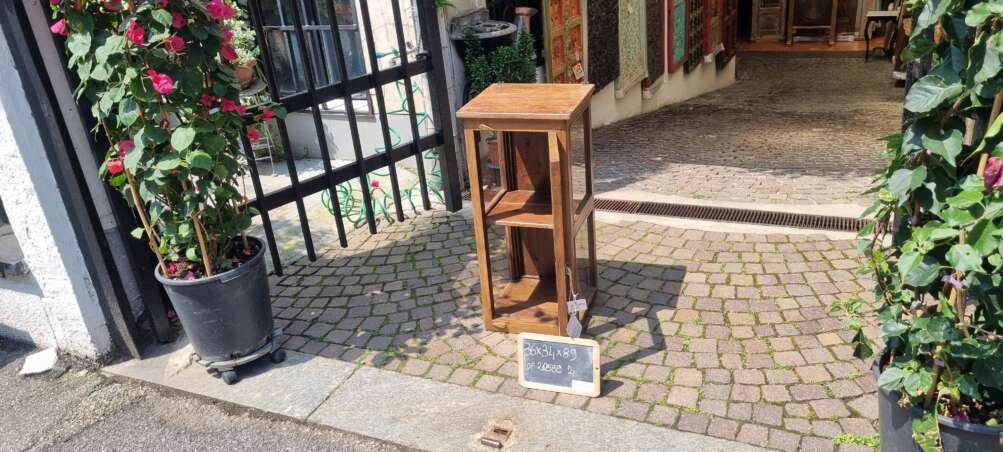Mobiletto vetrinetta in teak con anta in vetro - immagine 6