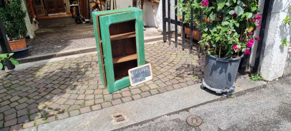 Mobiletto verde acqua con 3 ripiani - immagine 8