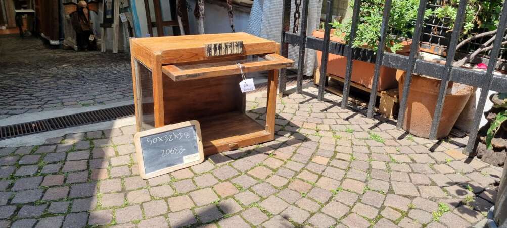 Vetrinetta compatta con anta a ribalta - immagine 2