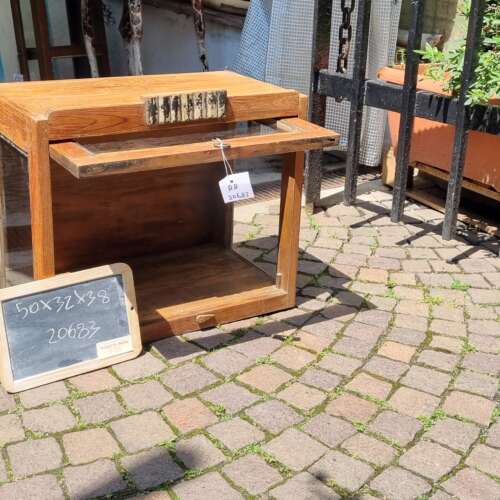 Vetrinetta compatta con anta a ribalta