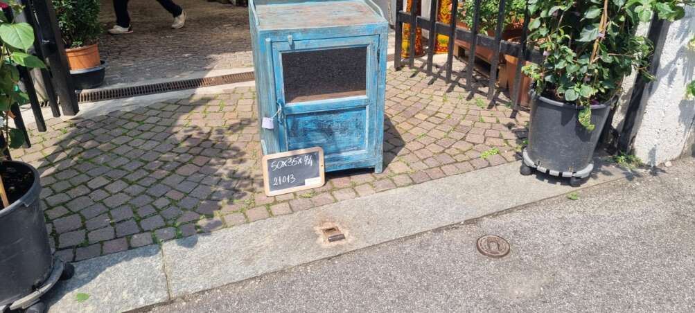 Mobiletto blu in teak con anta in vetro - immagine 9