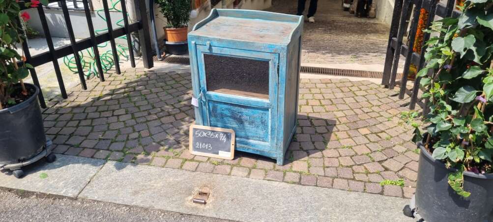Mobiletto blu in teak con anta in vetro