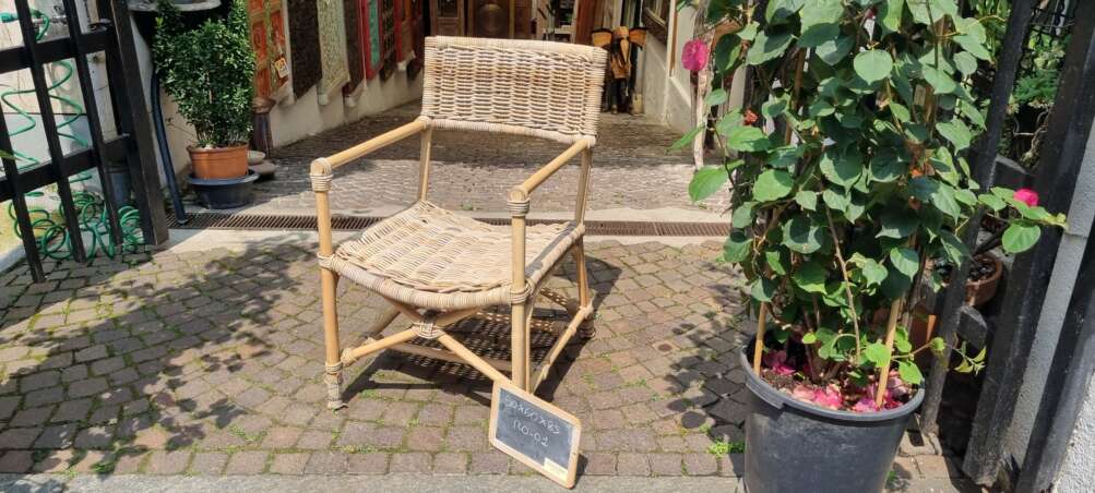 Poltroncina intrecciata in corda naturale