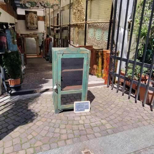 Vetrinetta verde anticata a un’anta