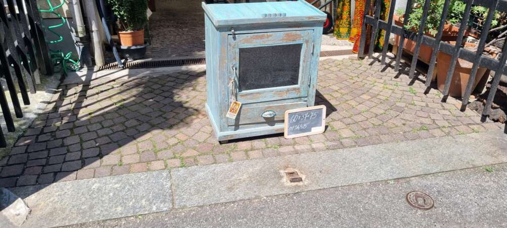 Mobiletto Azzurro Decapato con anta in vetro - immagine 8