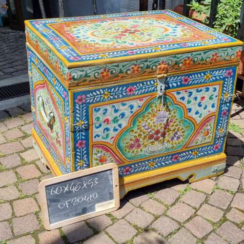 Baule Dipinto con Motivi Floreali