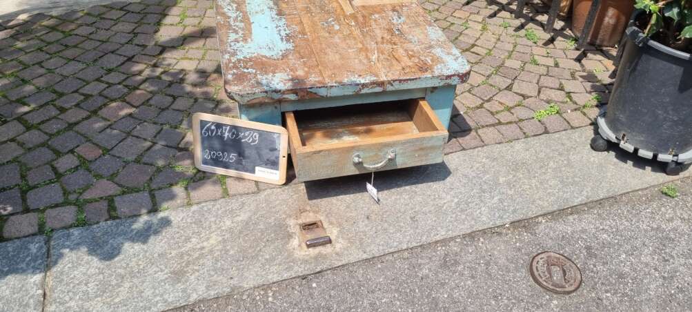 Cassettiera azzurra effetto decapato - immagine 7
