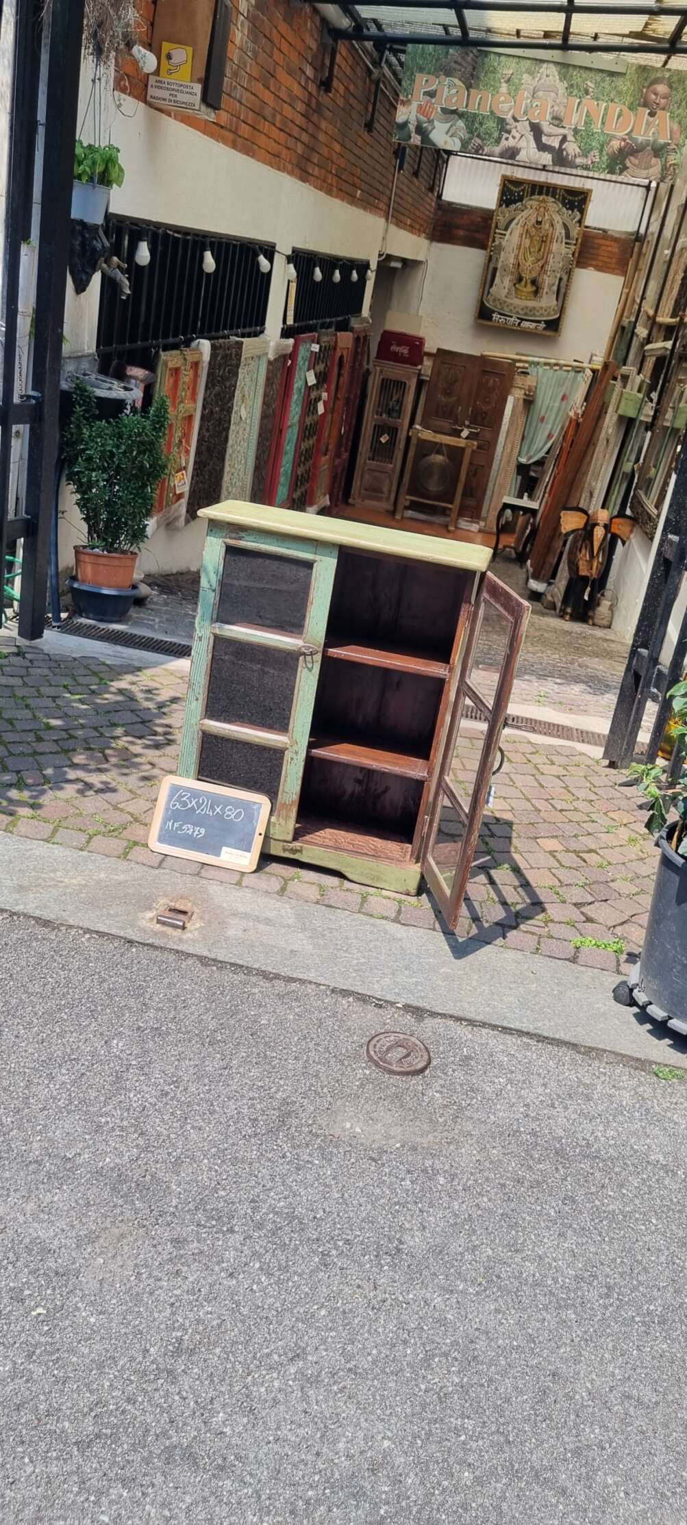 Vetrinetta verde con tre ripiani - immagine 15