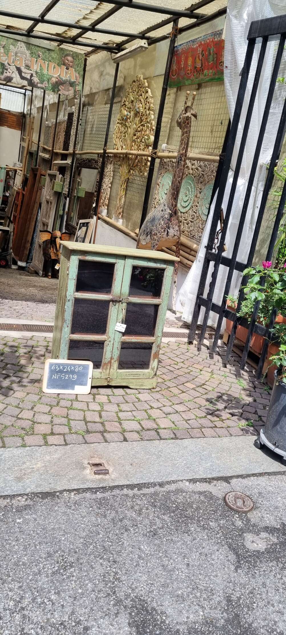 Vetrinetta verde con tre ripiani - immagine 8
