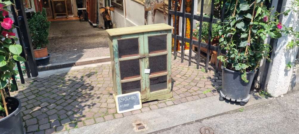 Vetrinetta verde con tre ripiani - immagine 18