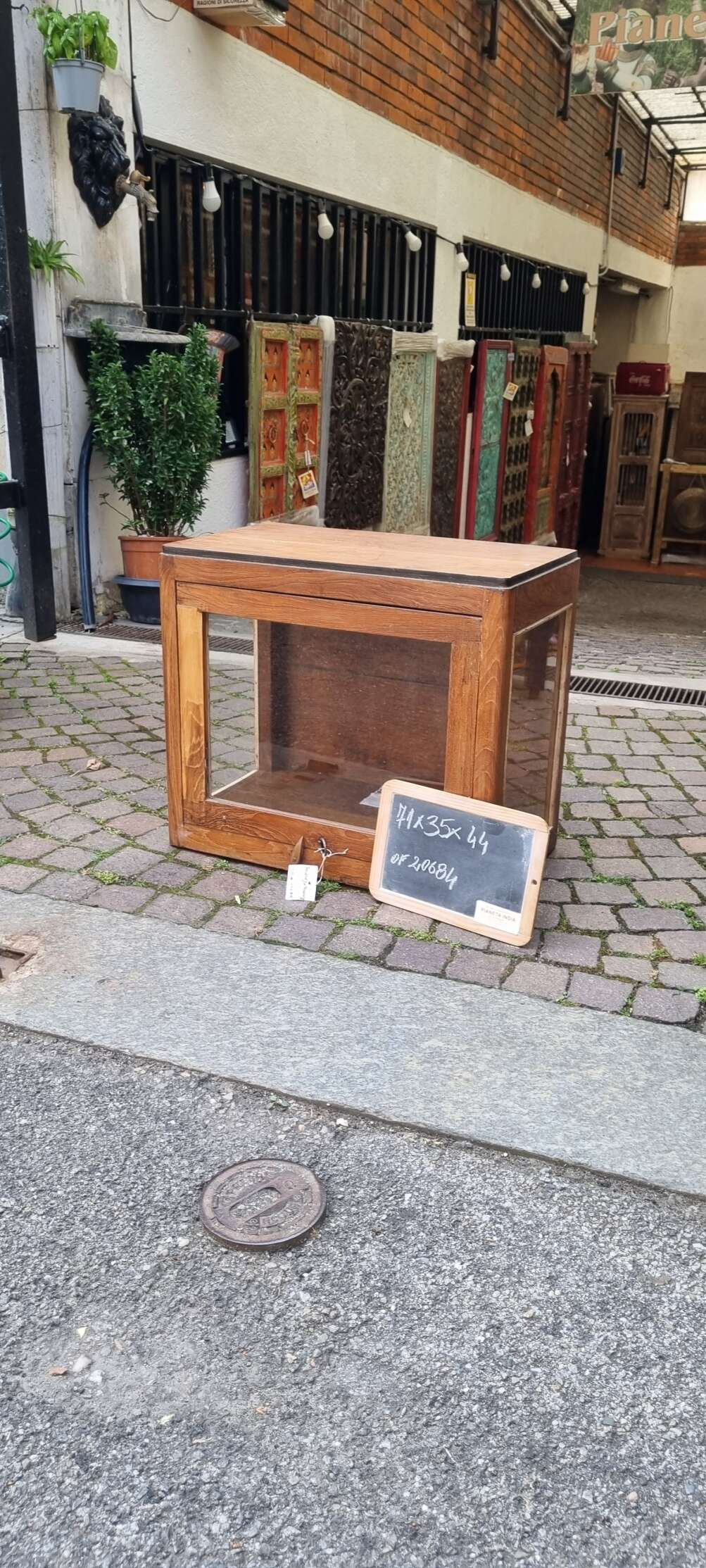 Vetrinetta cubica in teak - immagine 3