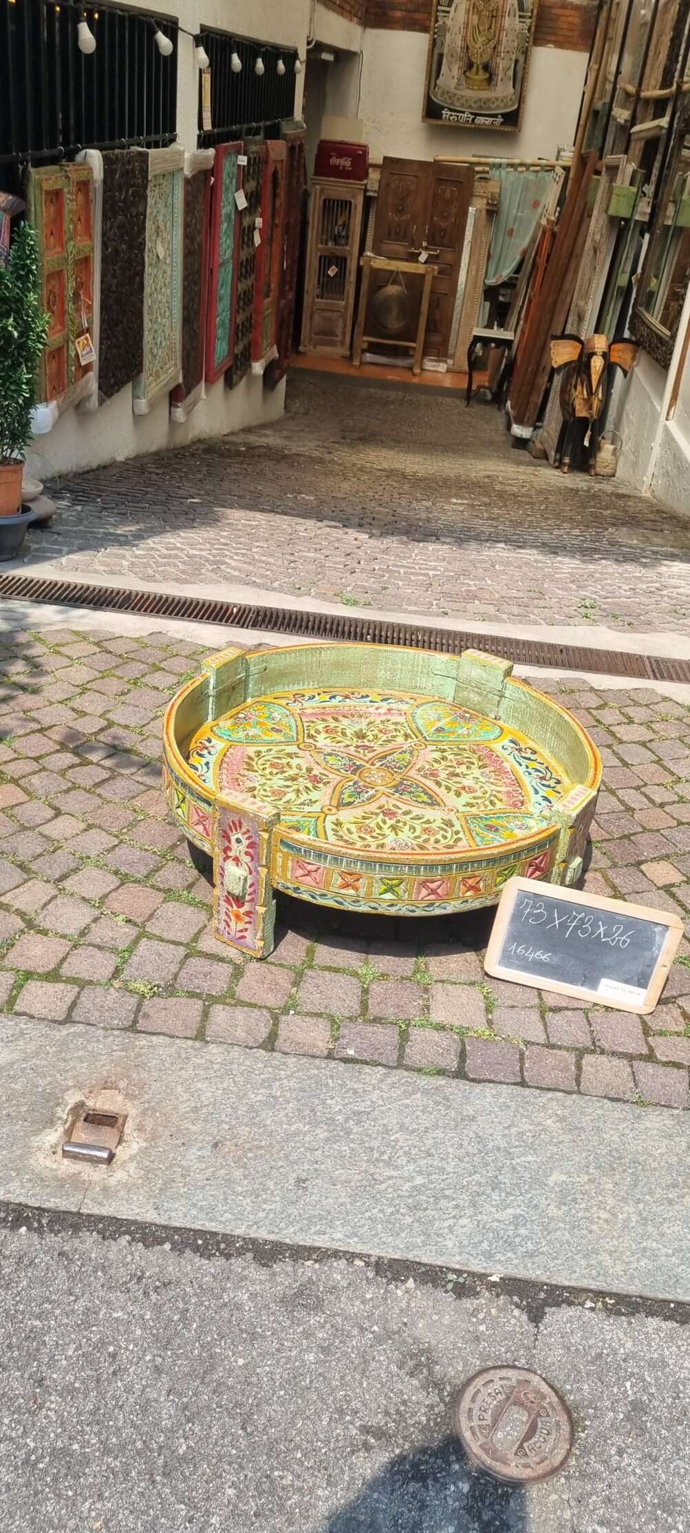 Tavolino basso indiano decorato a mano - immagine 9