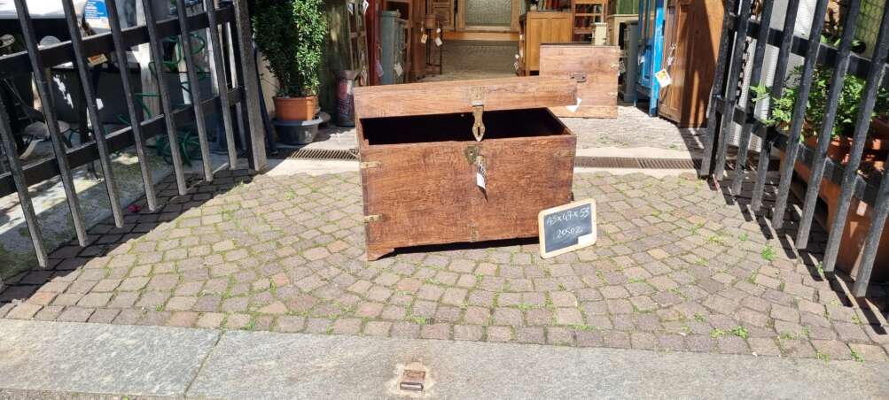 Baule rustico con chiusura in ferro - immagine 10