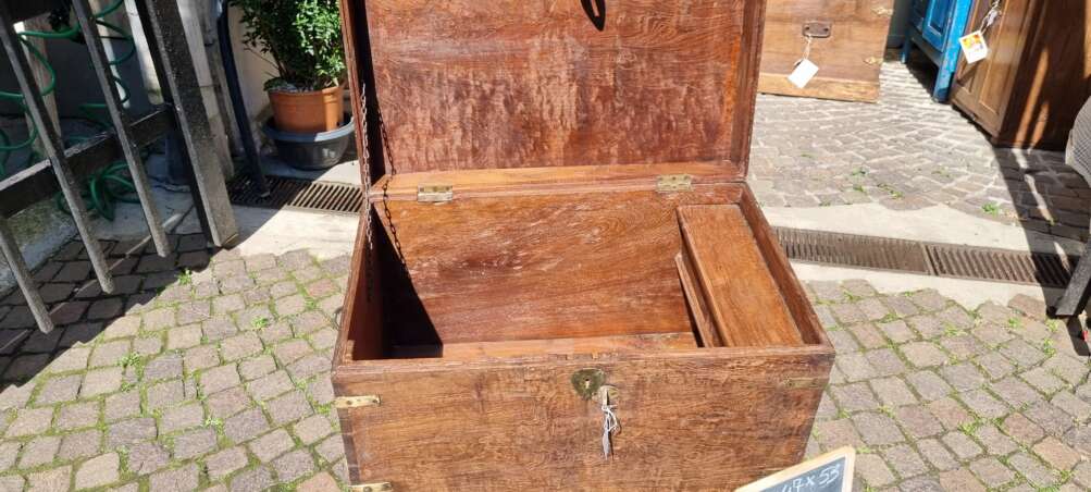 Baule rustico con chiusura in ferro - immagine 4