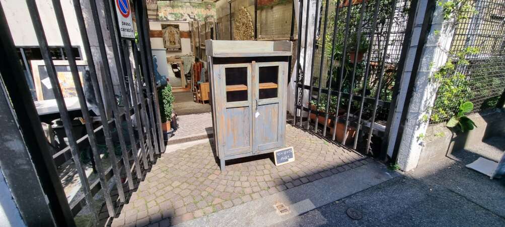 Credenza blu anticato con doppia anta e vetro - immagine 8