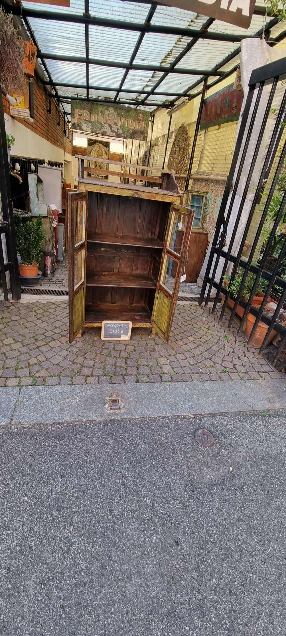Vetrinetta vintage con finitura verde - immagine 5