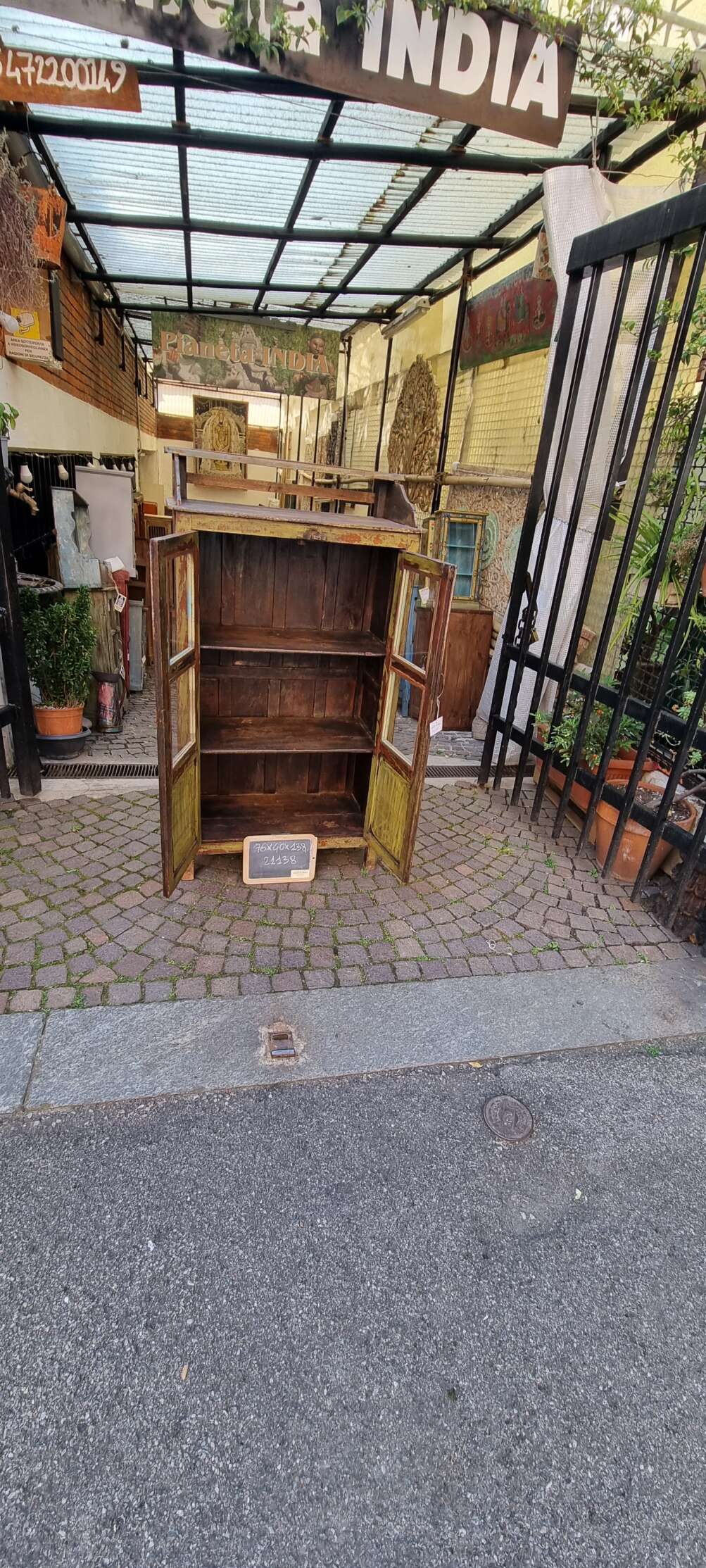 Vetrinetta vintage con finitura verde - immagine 2